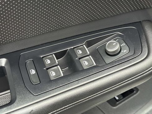 Used 2024 Volkswagen Atlas SE image 16