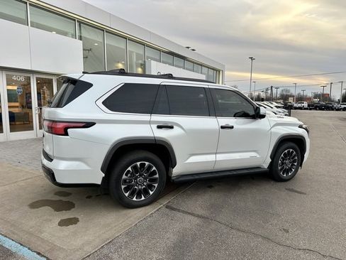 Used 2023 Toyota Sequoia Limited image 7