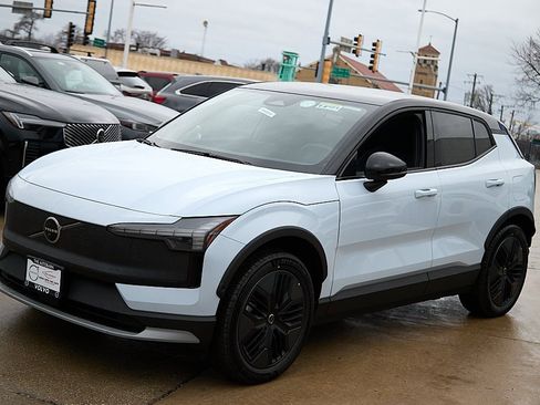 New 2026 Volvo EX30 Cross Country Ultra image 6