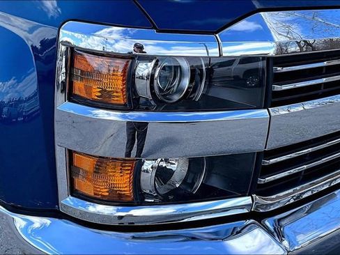 Used 2018 Chevrolet Silverado 2500 LTZ w/ LTZ Plus Package image 32