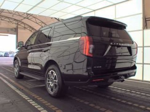 Used 2025 Ford Expedition Active AWD/4WD image 5