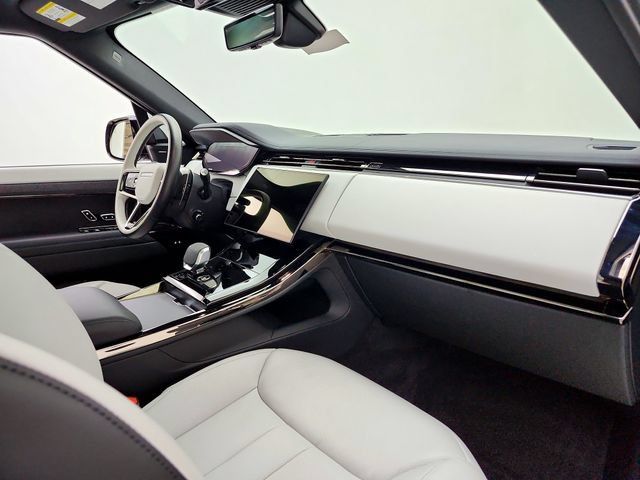 Certified 2026 Land Rover Range Rover Sport Dynamic SE AWD/4WD image 17