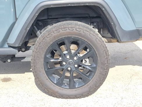 Used 2025 Jeep Gladiator Sport AWD/4WD image 12
