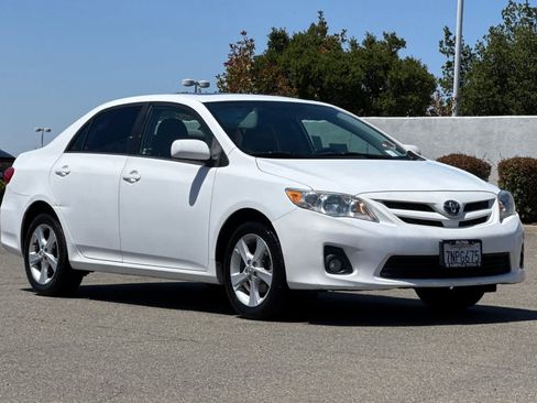 Used 2012 Toyota Corolla LE w/ Premium Pkg FWD image 5