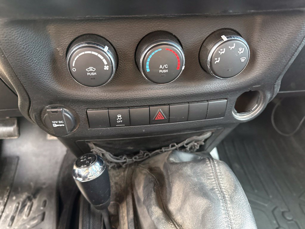 Used 2012 Jeep Wrangler Sport w/ Connectivity Group AWD/4WD image 19
