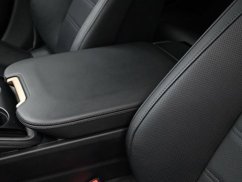 Certified 2025 Porsche Panamera 4 E-Hybrid AWD/4WD image 21