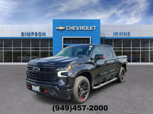Used 2024 Chevrolet Silverado 1500 RST w/ Redline Edition AWD/4WD image 4