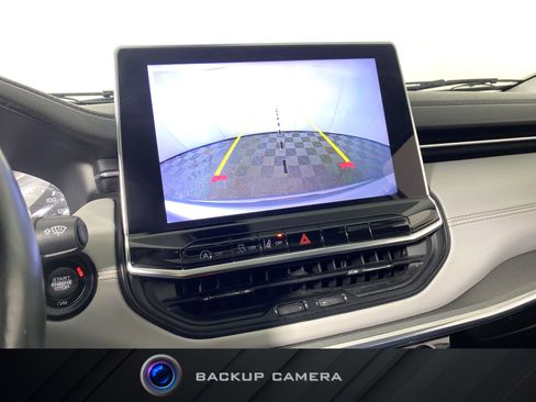 Used 2022 Jeep Compass Limited w/ Sun and Sound Group image 5