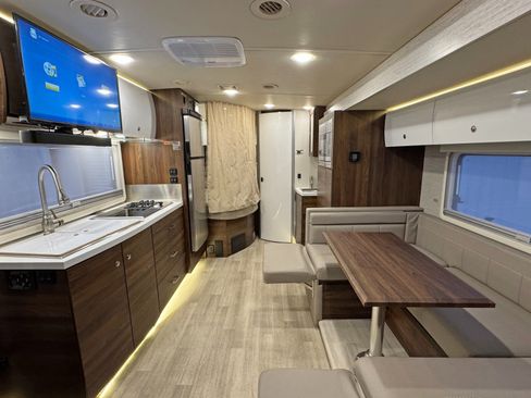 Used 2021 Mercedes-Benz Sprinter 3500 w/ Acoustic Package image 98
