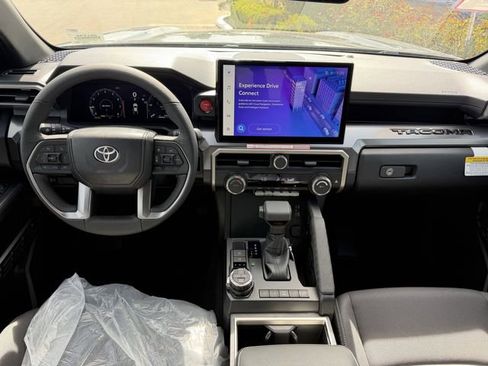 Used 2026 Toyota Tacoma TRD Off-Road image 9