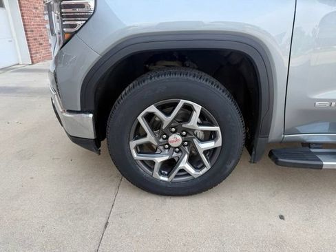 Used 2024 GMC Sierra 1500 SLT w/ SLT Premium Plus Package AWD/4WD image 13