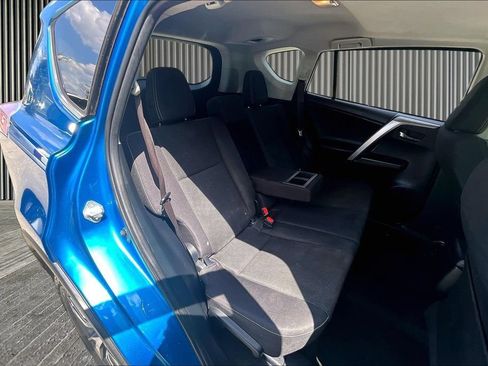 Used 2018 Toyota RAV4 XLE FWD image 28