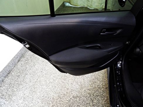 Used 2022 Toyota Corolla LE FWD image 9