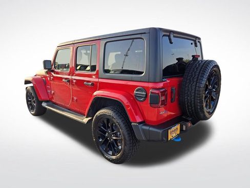 Used 2022 Jeep Wrangler Unlimited Sahara w/ Cold Weather Group AWD/4WD image 6