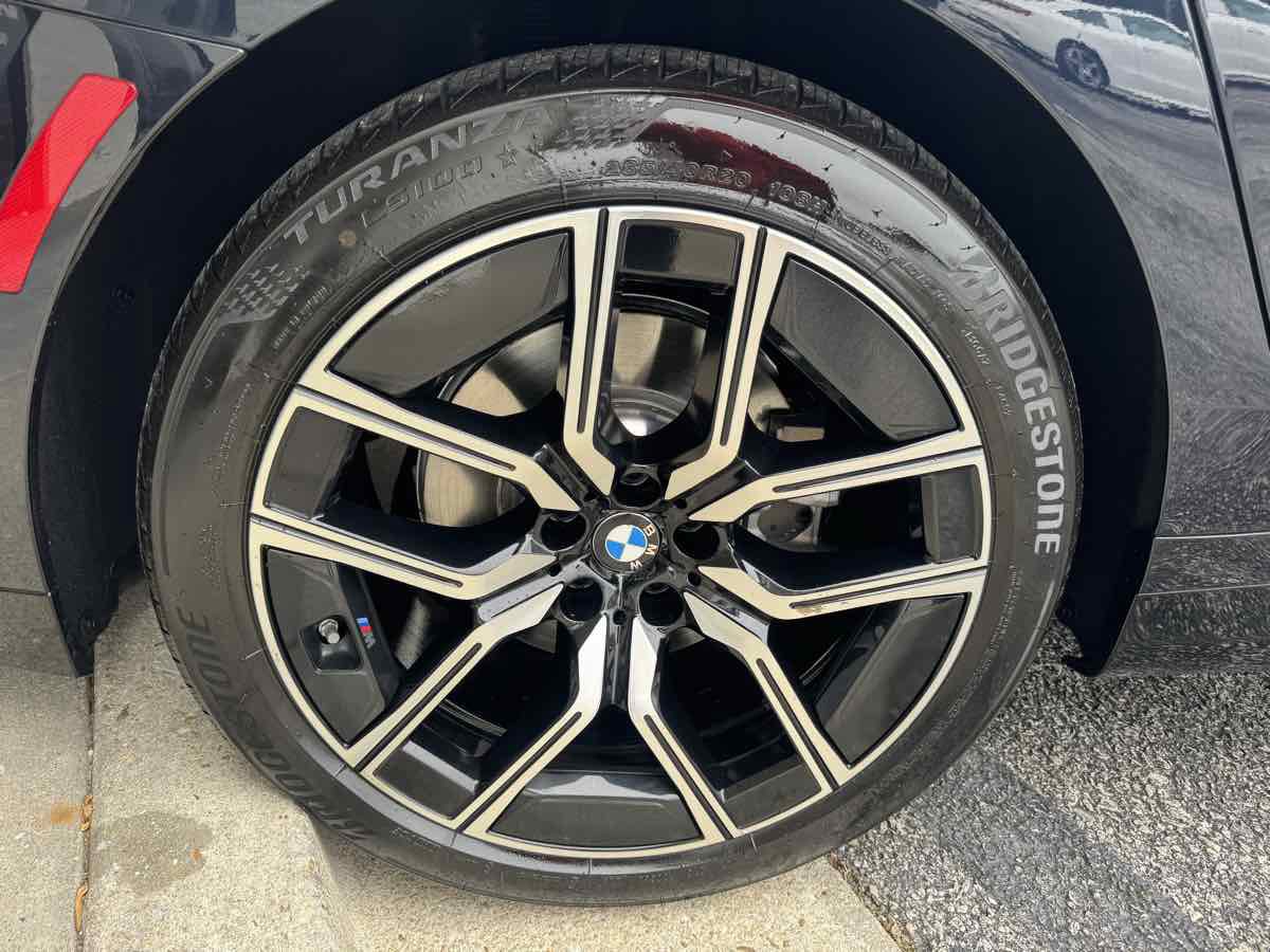 Used 2025 BMW 740i xDrive AWD/4WD image 33