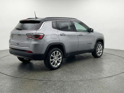 Used 2025 Jeep Compass Limited image 9