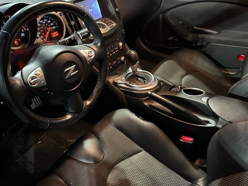 Used 2018 Nissan 370Z Touring image 10
