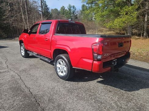 Used 2021 Toyota Tacoma SR image 3