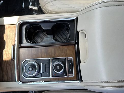 Used 2019 Ford Expedition Max Platinum AWD/4WD image 26