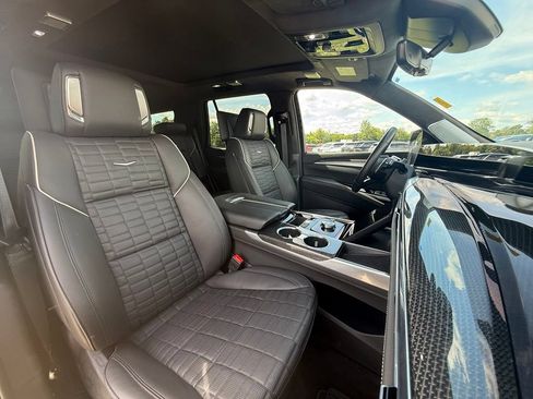 Certified 2025 Cadillac Escalade V AWD/4WD image 31