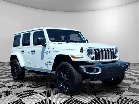 Used 2024 Jeep Wrangler Unlimited Sahara AWD/4WD image 1
