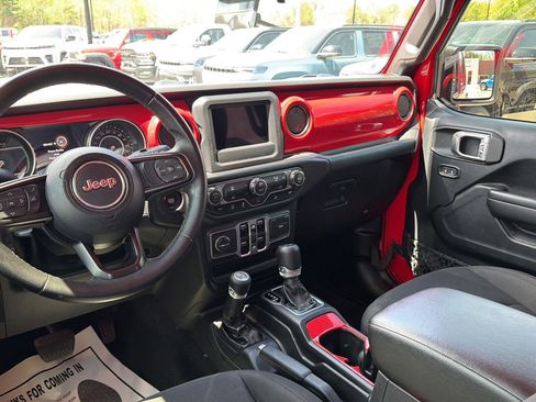Used 2018 Jeep Wrangler Unlimited Sport S AWD/4WD image 20
