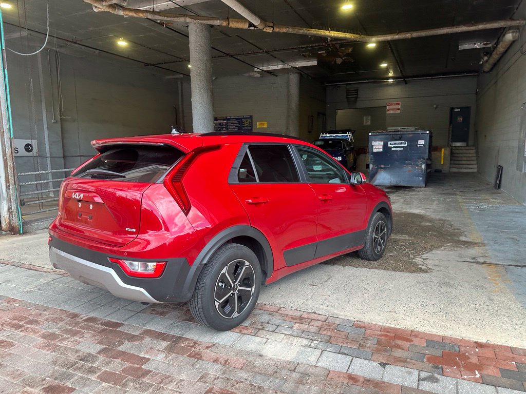 Certified 2024 Kia Niro EX w/ EX Cold Weather Package FWD image 3