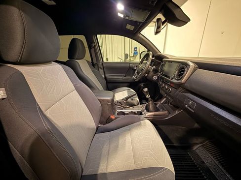Used 2021 Toyota Tacoma TRD Sport image 27