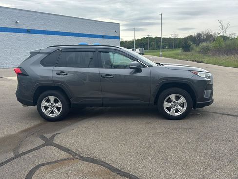 Used 2021 Toyota RAV4 XLE w/ Convenience Package AWD/4WD image 7