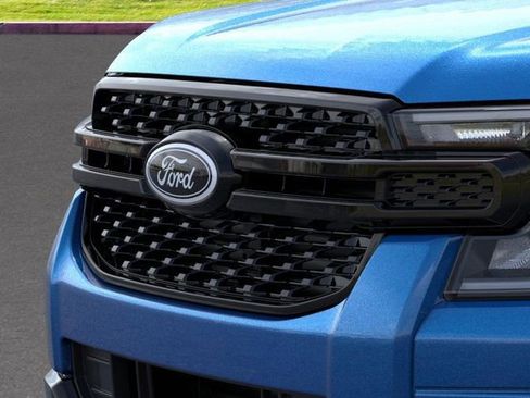 New 2025 Ford Ranger XLT w/ FX4 Off-Road Package AWD/4WD image 17