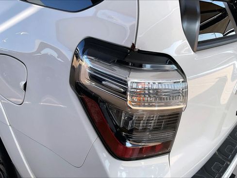 Used 2019 Toyota 4Runner SR5 Premium AWD/4WD image 27