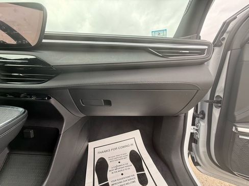 Used 2025 Buick Enclave Sport Touring image 29