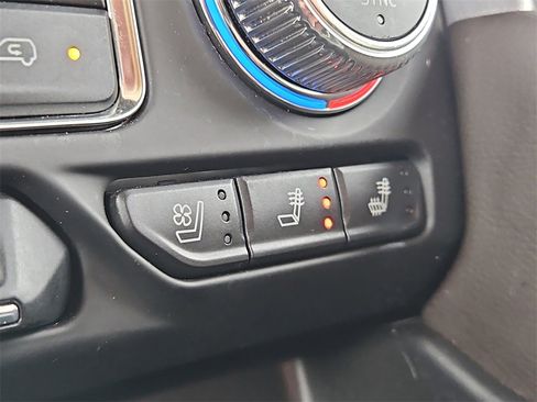 Used 2023 GMC Yukon XL SLT image 26