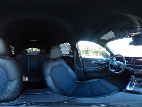 Used 2025 Buick Envista Preferred FWD image 41