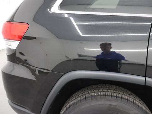 Used 2019 Jeep Grand Cherokee Laredo image 24