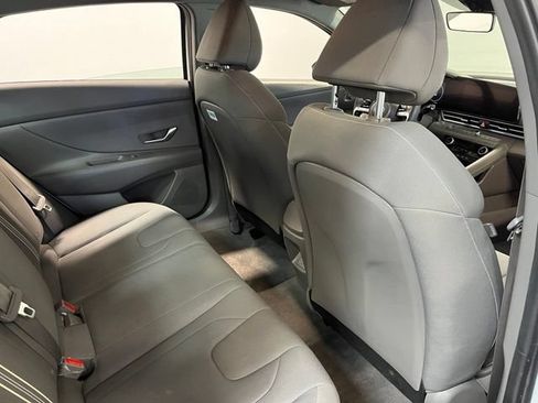 Used 2024 Hyundai Elantra SEL FWD image 15