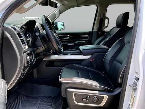 Used 2022 RAM 1500 Laramie AWD/4WD image 11
