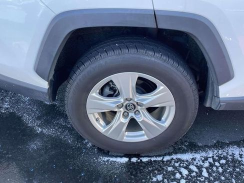 Used 2019 Toyota RAV4 XLE w/ Convenience Package image 9