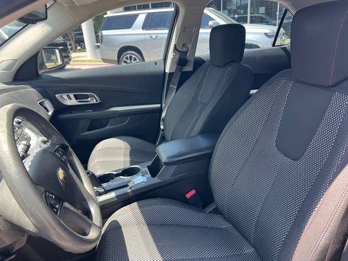 Used 2017 Chevrolet Equinox LS FWD image 9