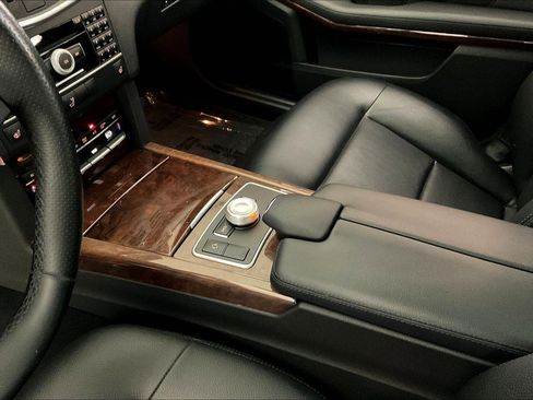 Used 2011 Mercedes-Benz E 350 4MATIC Sedan image 18