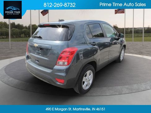 Used 2021 Chevrolet Trax LS w/ Tint and Cruise Package FWD image 6