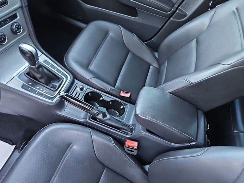 Used 2015 Volkswagen Golf SE w/ Golf Sport Package image 18