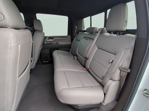 Used 2025 GMC Sierra 3500 SLE w/ SLE Value Package AWD/4WD image 10