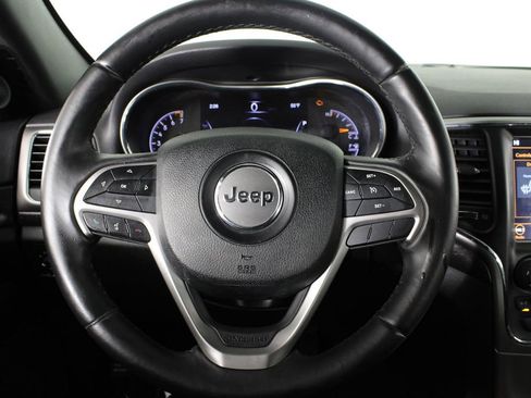 Used 2018 Jeep Grand Cherokee Laredo image 25