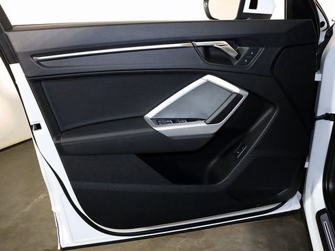 Used 2025 Audi Q3 2.0T Premium image 22