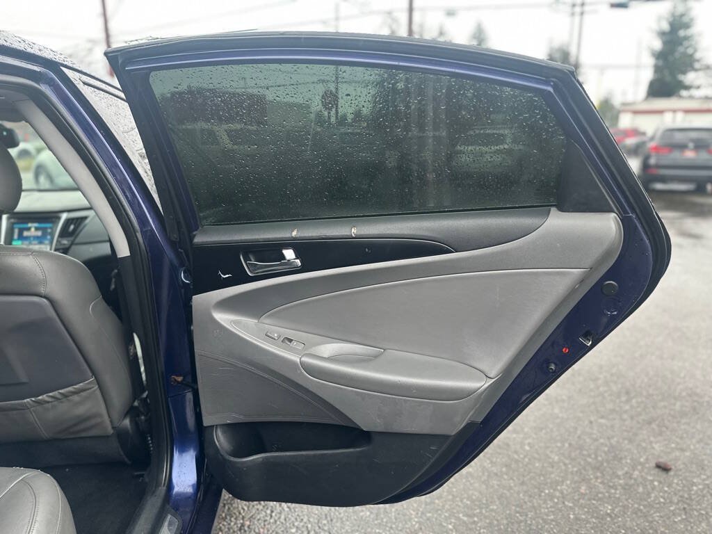 Used 2012 Hyundai Sonata Limited w/ Navigation Pkg FWD image 26