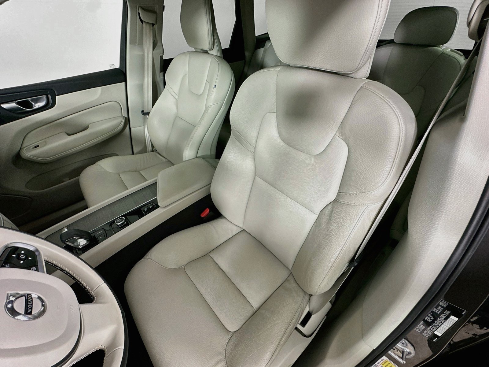 Used 2024 Volvo XC60 B5 Plus w/ Protection Package AWD/4WD image 34
