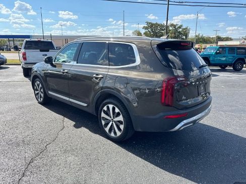 Used 2021 Kia Telluride S FWD image 3