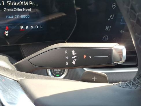 Used 2025 Chevrolet Equinox LT w/ Safety and Technology Package FWD image 9
