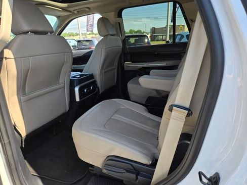 Used 2023 Ford Expedition Limited AWD/4WD image 11